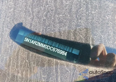 2013 Nissan Pathfinder Platinum из США, поврежденный, VIN 5N1AR2MM0DC676984